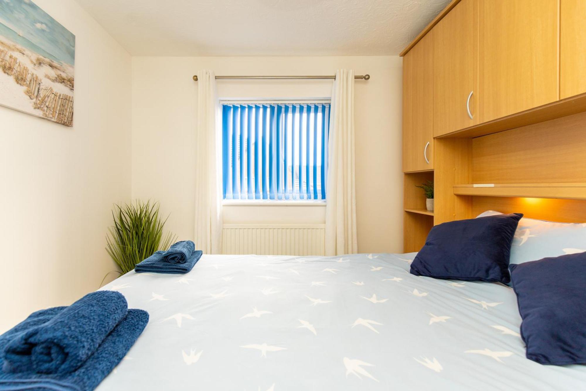 Comfortable And Spacious Superb Holiday Home In Llanelli, Dog Friendly Exterior foto