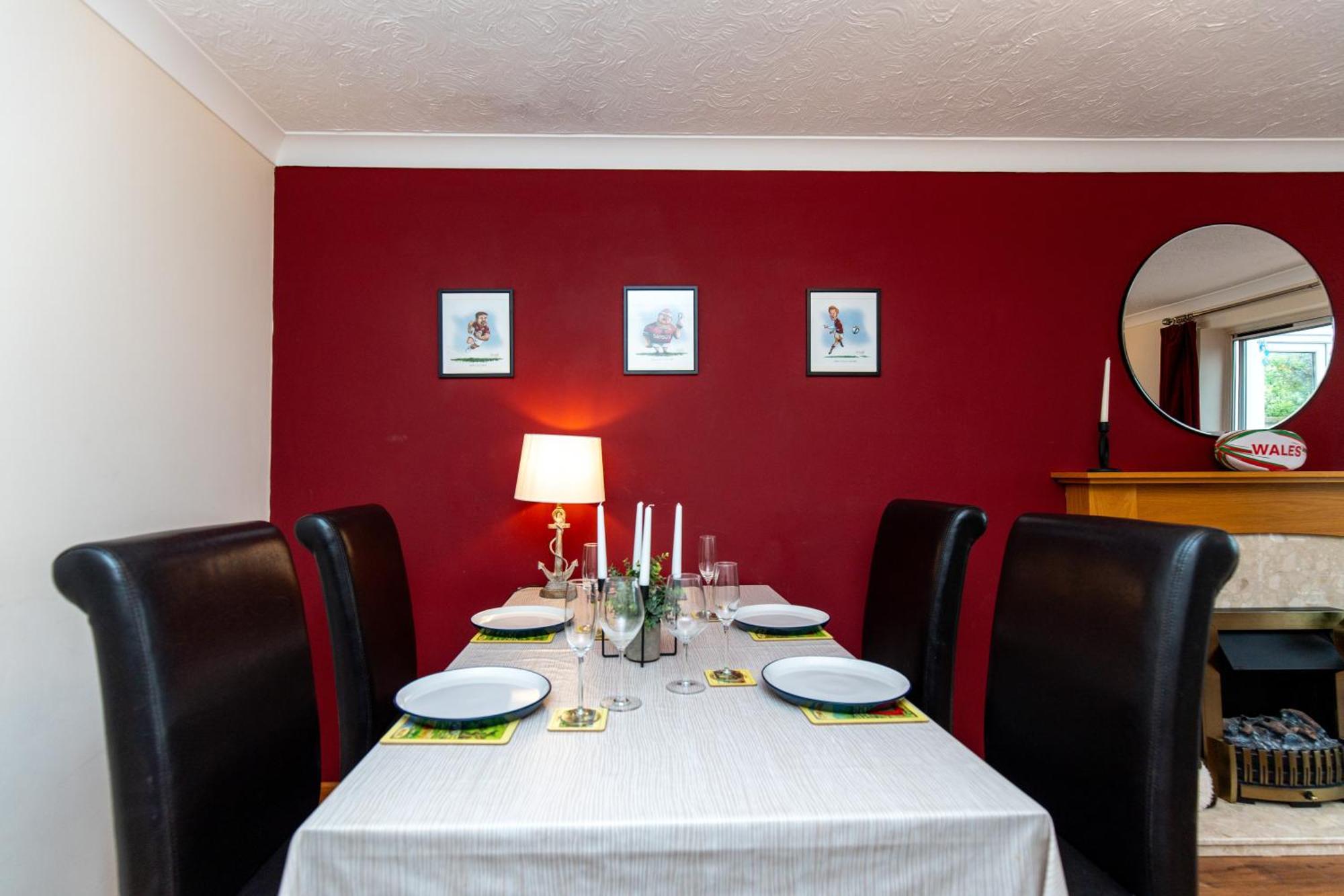 Comfortable And Spacious Superb Holiday Home In Llanelli, Dog Friendly Exterior foto