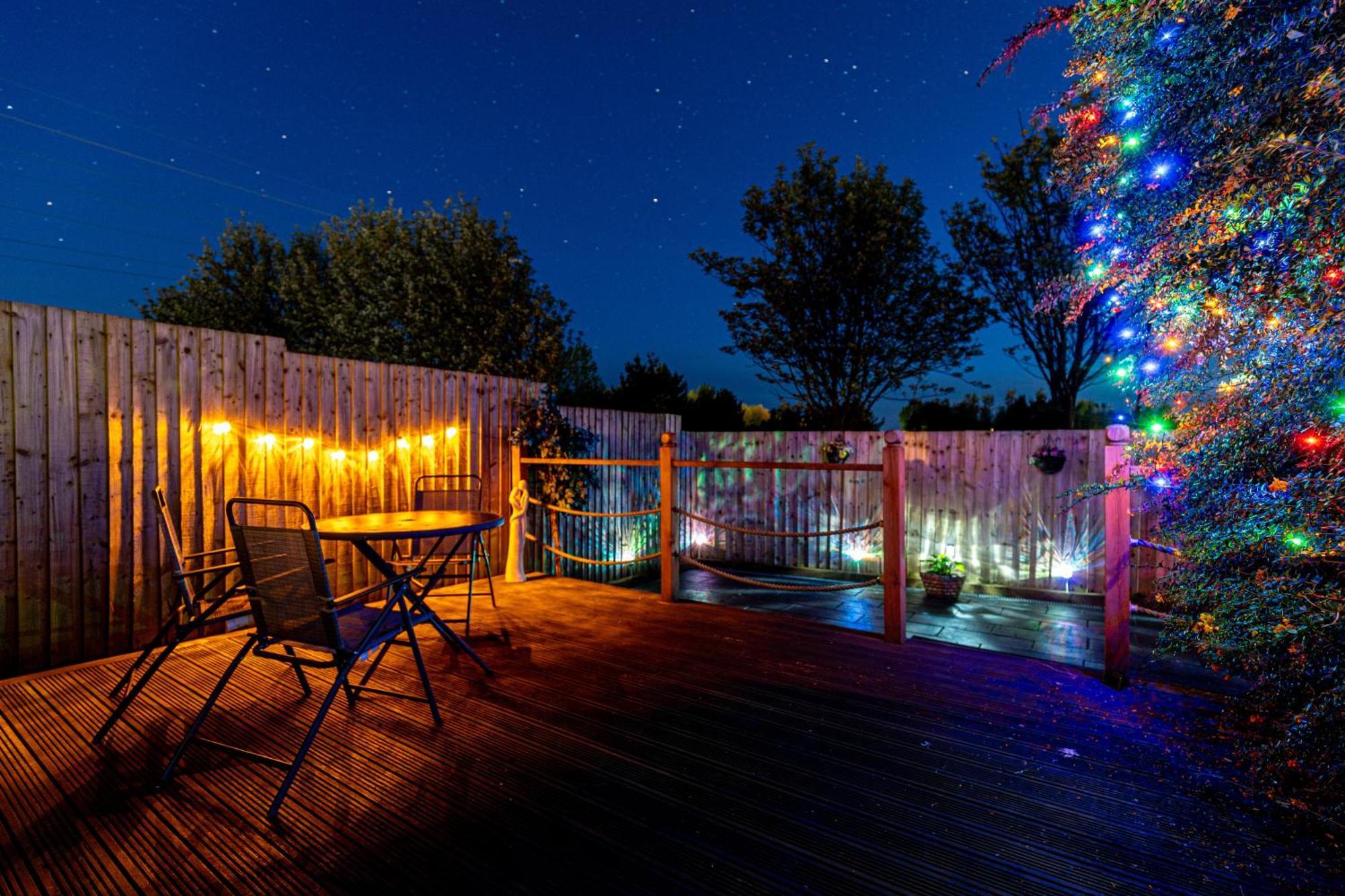 Comfortable And Spacious Superb Holiday Home In Llanelli, Dog Friendly Exterior foto