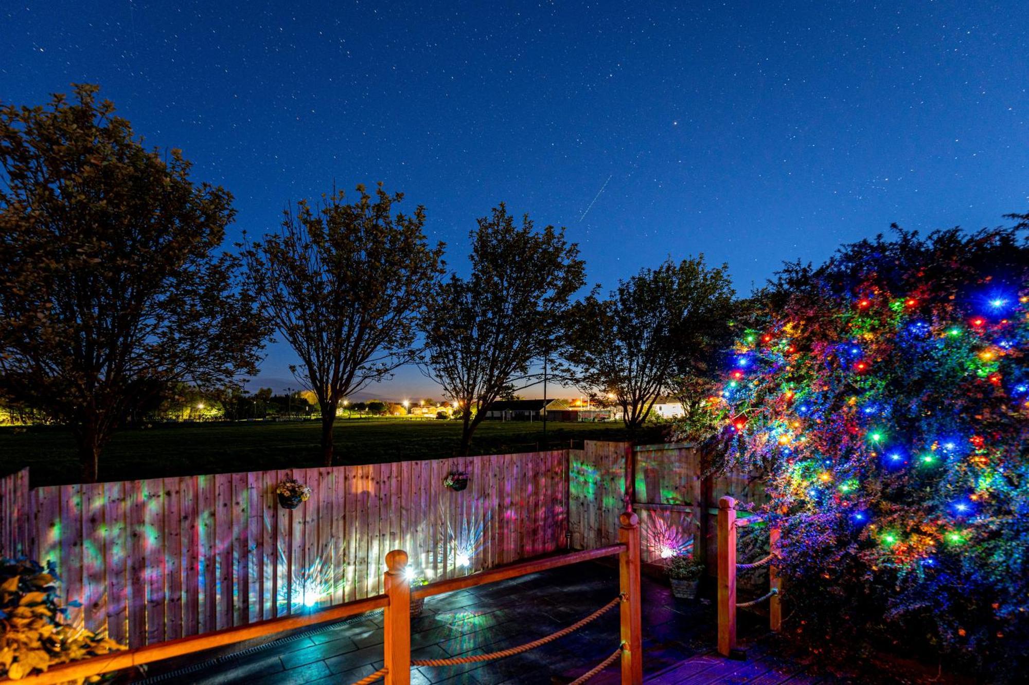 Comfortable And Spacious Superb Holiday Home In Llanelli, Dog Friendly Exterior foto
